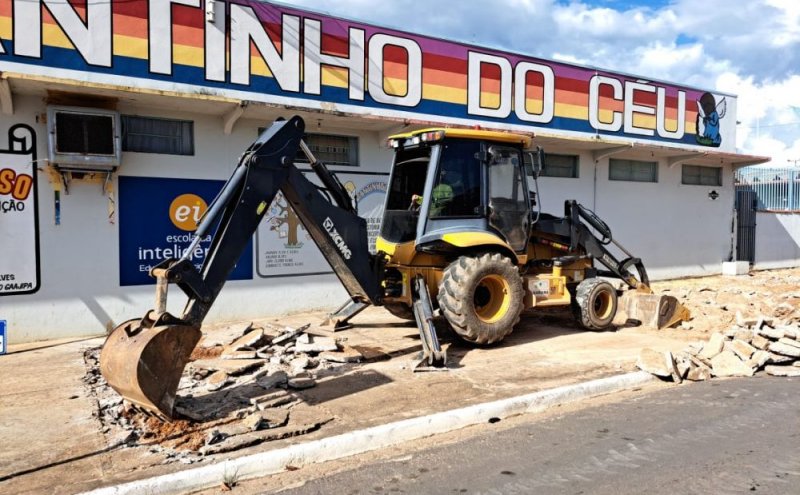 Construção do estacionamento do Centro de Educação Infantil Cantinho do Céu